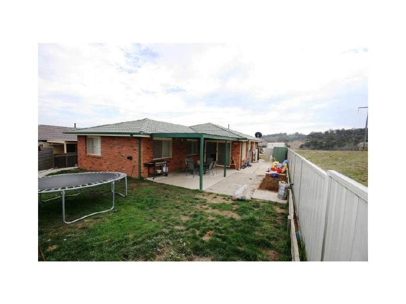61 Thomas Royal Gardens, Queanbeyan NSW 2620