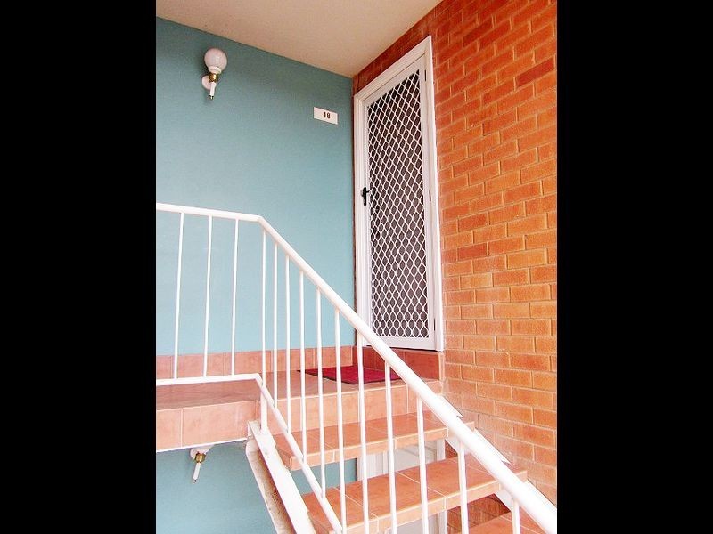 18/12 Morisset Street, Queanbeyan NSW 2620
