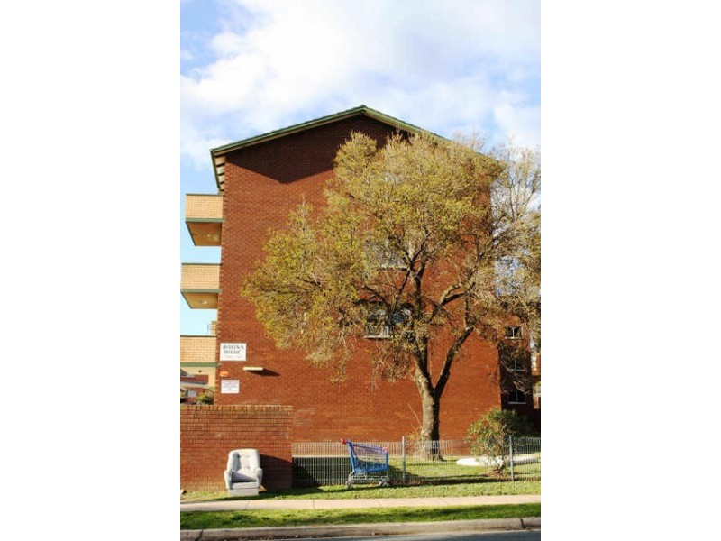 2/30 Trinculo Place, Queanbeyan NSW 2620
