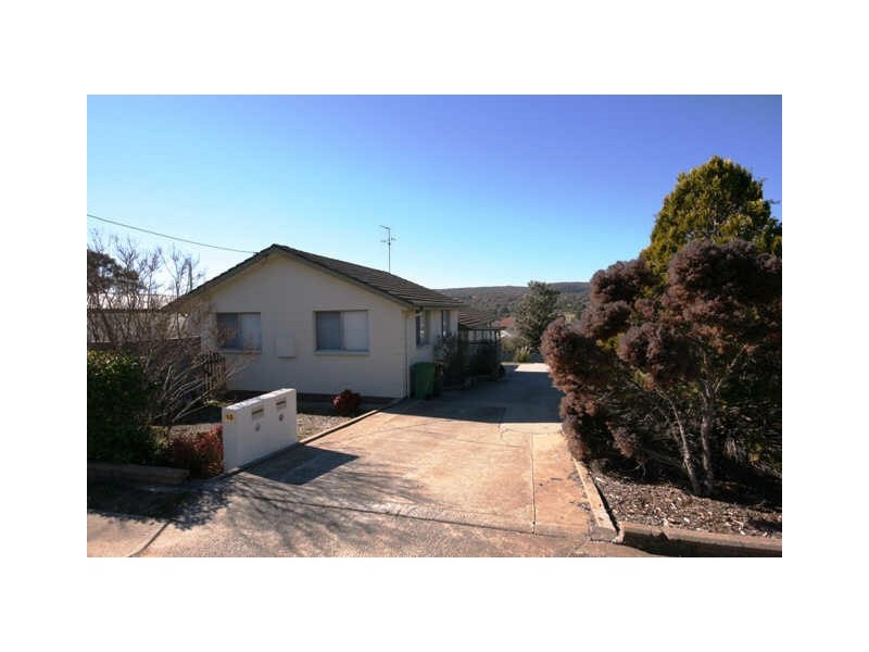 2/10 Atholbar Way, Queanbeyan NSW 2620