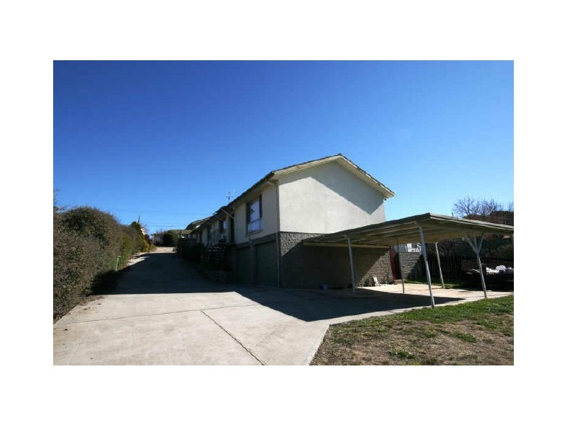 2/10 Atholbar Way, Queanbeyan NSW 2620