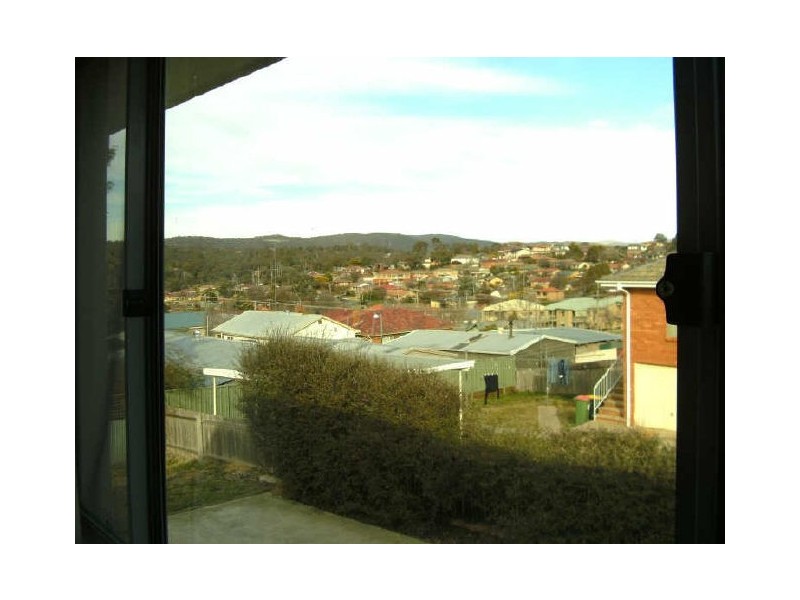 2/10 Atholbar Way, Queanbeyan NSW 2620