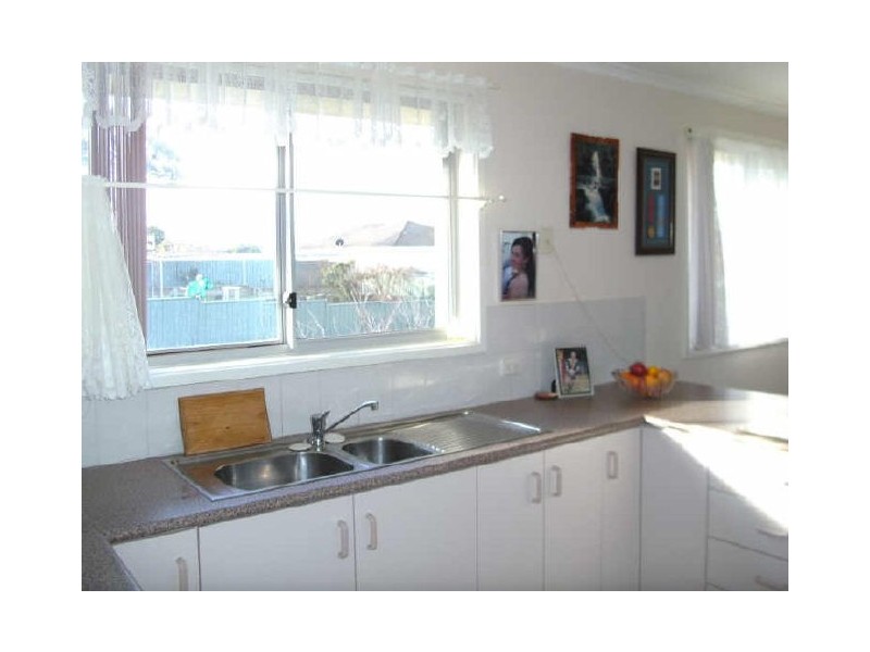 2/10 Atholbar Way, Queanbeyan NSW 2620