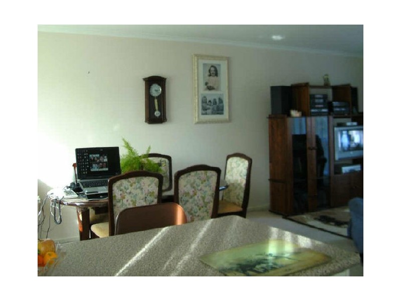 2/10 Atholbar Way, Queanbeyan NSW 2620