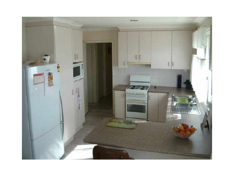 2/10 Atholbar Way, Queanbeyan NSW 2620