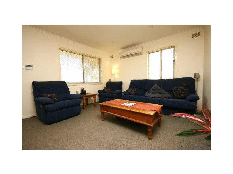 8 Oldfield Road, Queanbeyan NSW 2620
