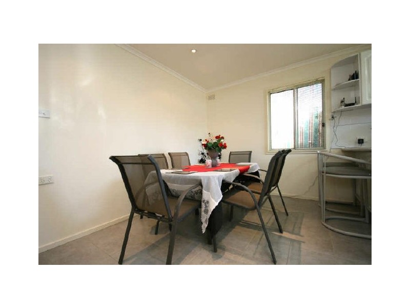 8 Oldfield Road, Queanbeyan NSW 2620