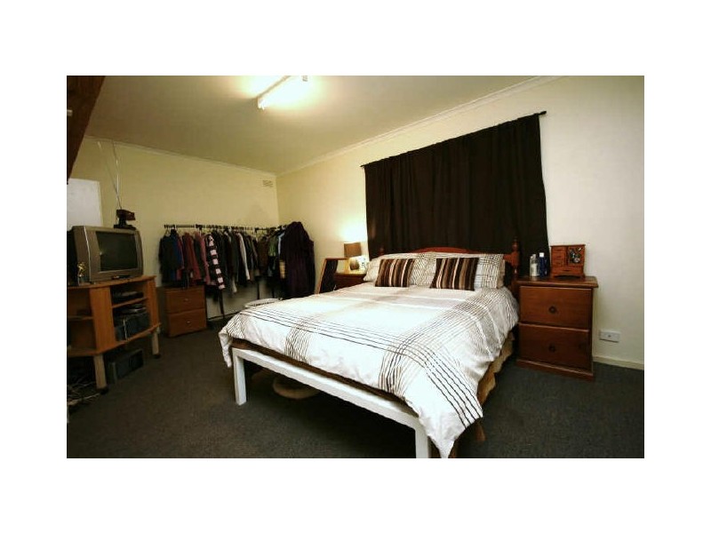 8 Oldfield Road, Queanbeyan NSW 2620