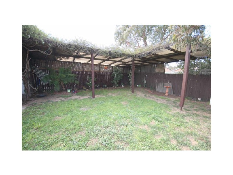 8 Oldfield Road, Queanbeyan NSW 2620