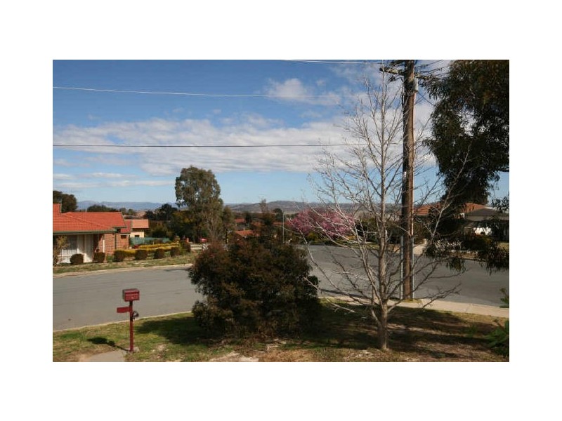 8 Oldfield Road, Queanbeyan NSW 2620