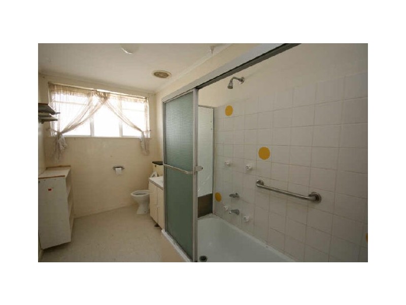 8 Atholbar Way, Queanbeyan NSW 2620