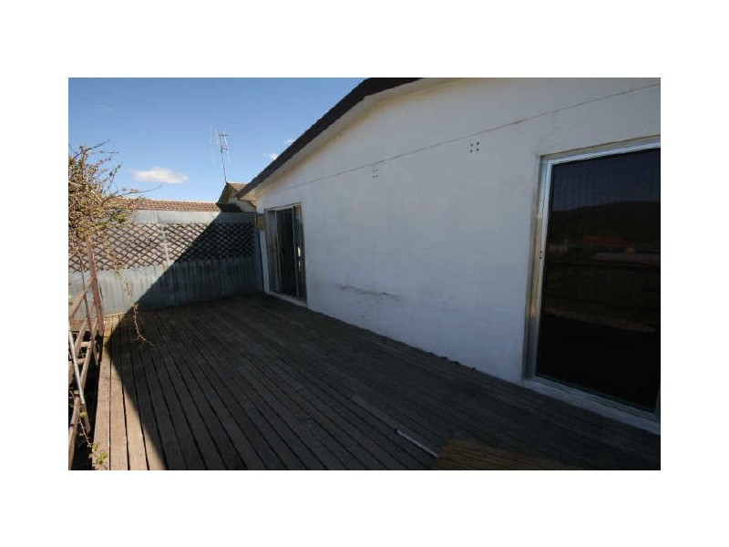 8 Atholbar Way, Queanbeyan NSW 2620