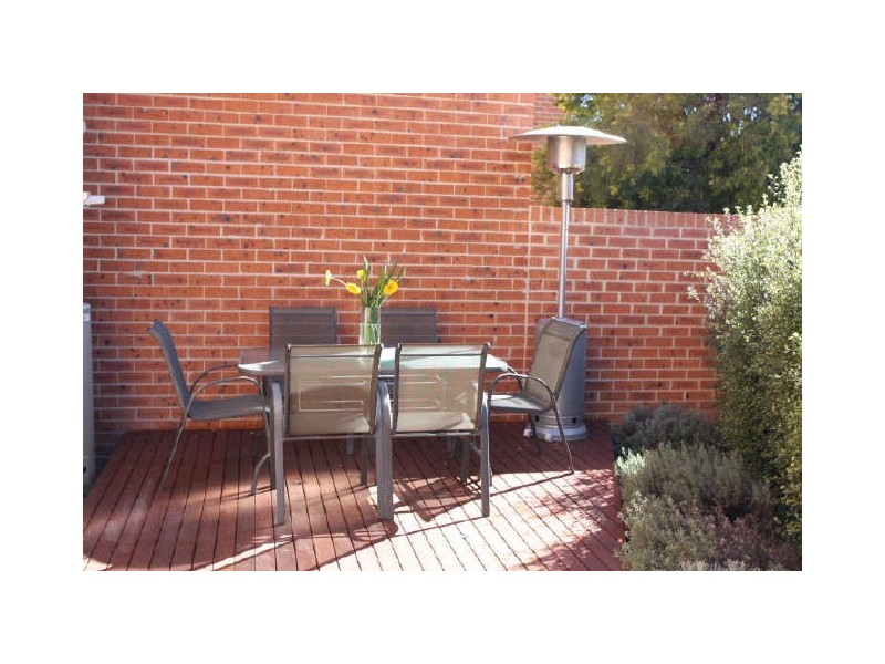 4/6 Mowatt Street, Queanbeyan NSW 2620