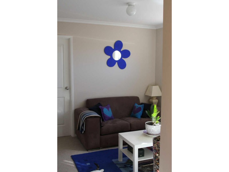 4/6 Mowatt Street, Queanbeyan NSW 2620