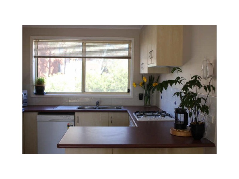 4/6 Mowatt Street, Queanbeyan NSW 2620