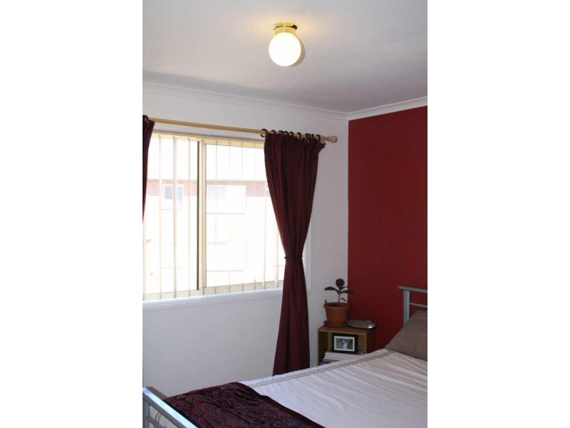 4/6 Mowatt Street, Queanbeyan NSW 2620