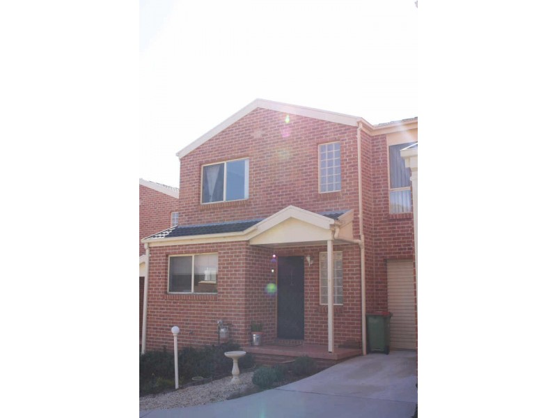 4/6 Mowatt Street, Queanbeyan NSW 2620