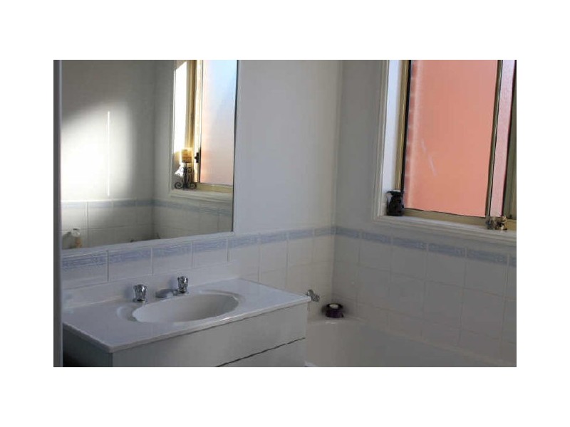 4/6 Mowatt Street, Queanbeyan NSW 2620