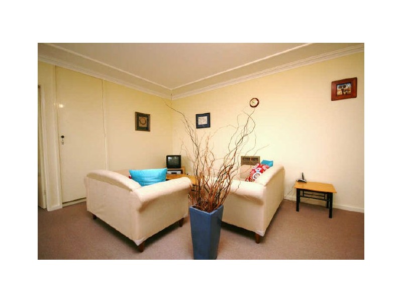 2/13-15 Mowatt Street, Queanbeyan NSW 2620