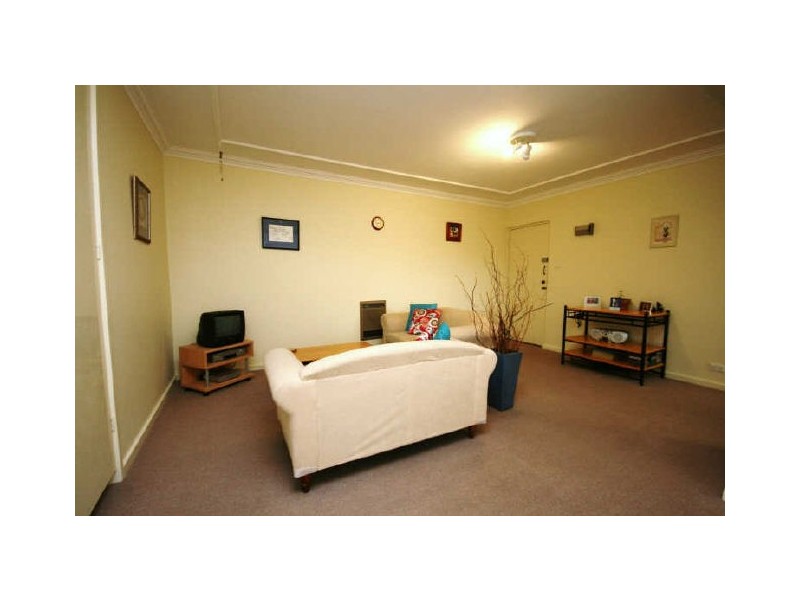 2/13-15 Mowatt Street, Queanbeyan NSW 2620