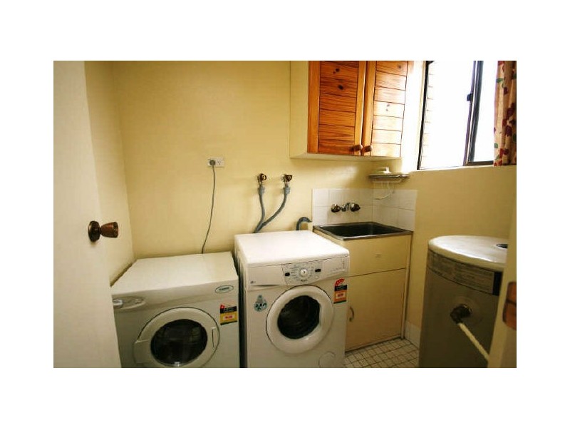 2/13-15 Mowatt Street, Queanbeyan NSW 2620