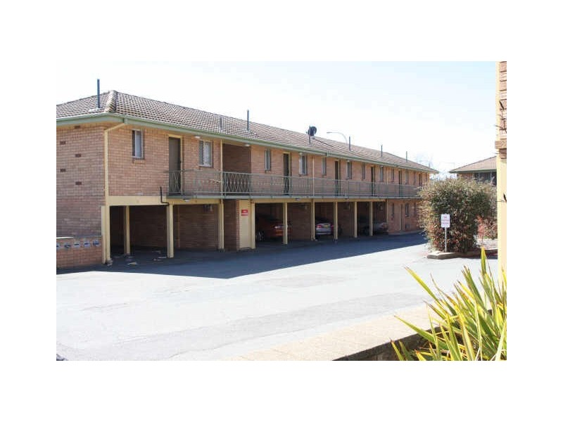 4/2 Donald Road, Queanbeyan NSW 2620