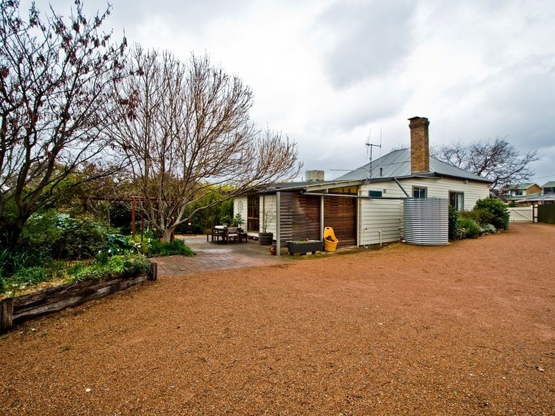 1 McEwan Avenue, Queanbeyan NSW 2620