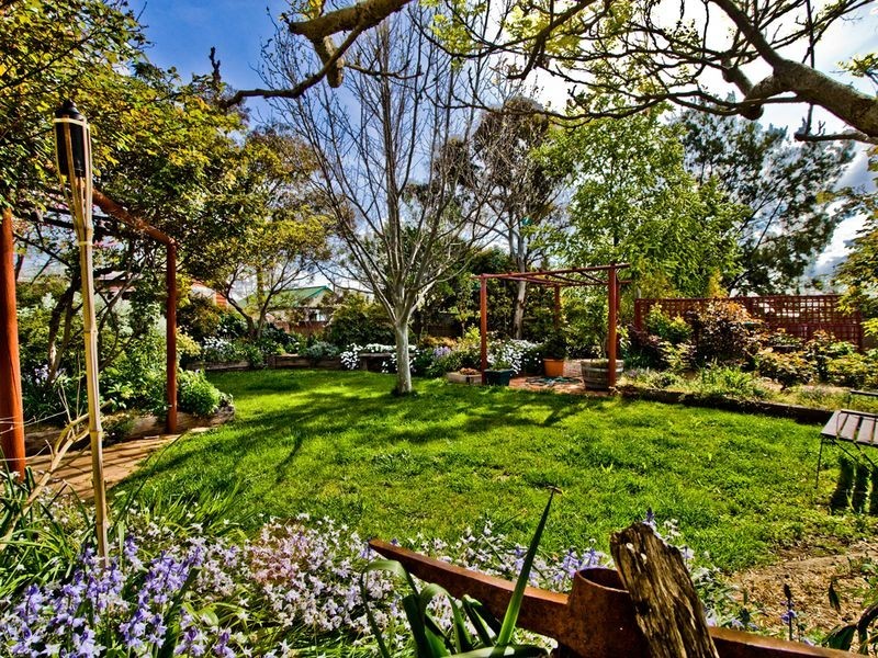 1 McEwan Avenue, Queanbeyan NSW 2620