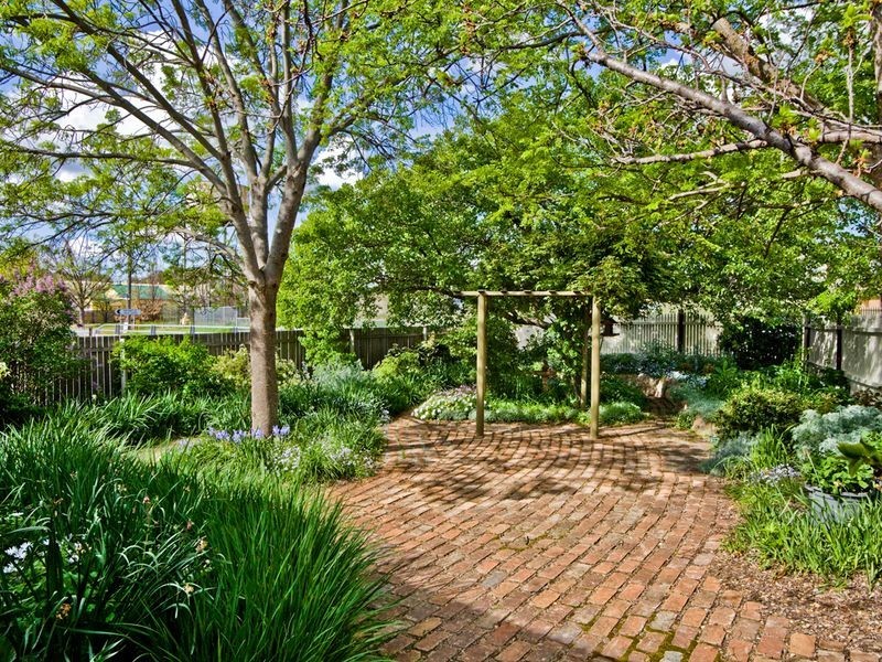 1 McEwan Avenue, Queanbeyan NSW 2620