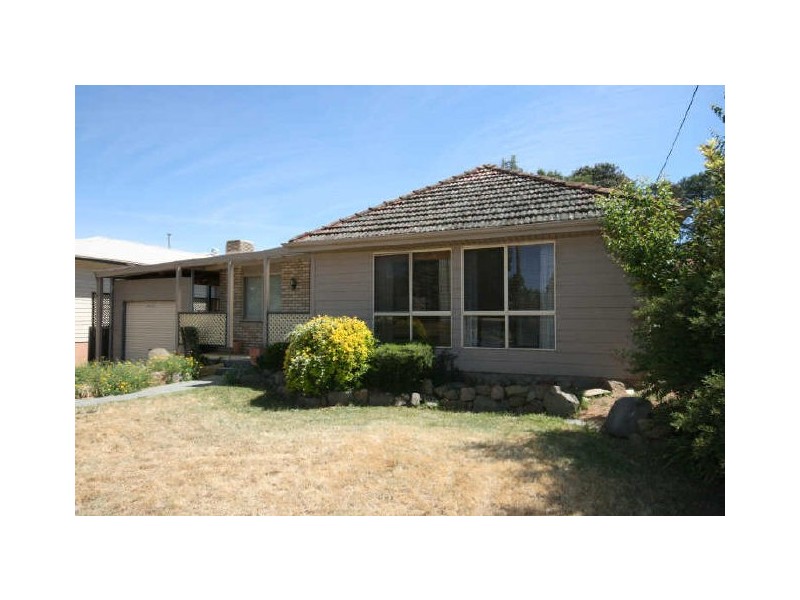 15 Elizabeth Crescent, Queanbeyan NSW 2620