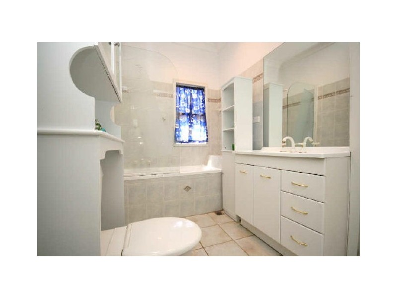 15 Elizabeth Crescent, Queanbeyan NSW 2620