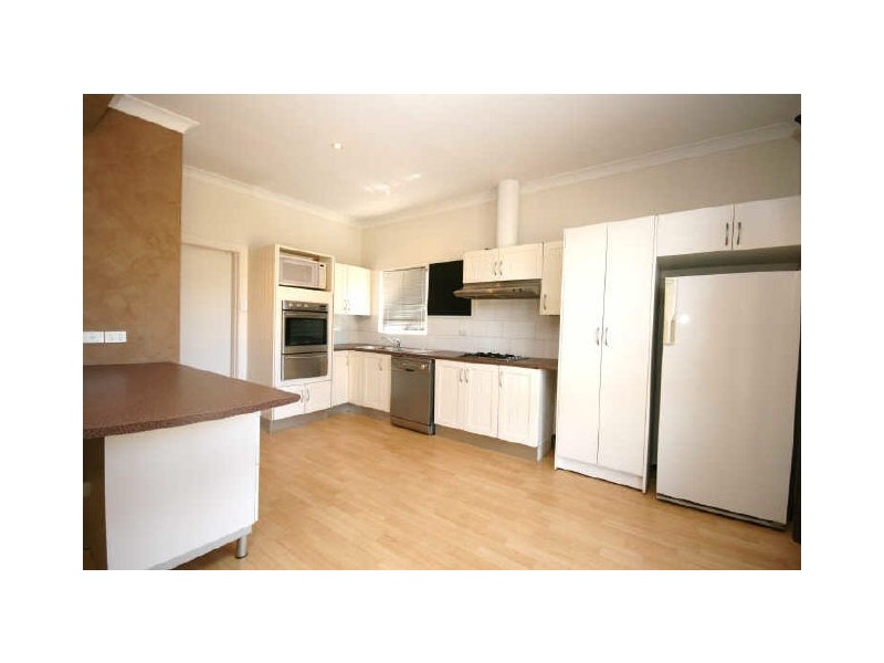 15 Elizabeth Crescent, Queanbeyan NSW 2620