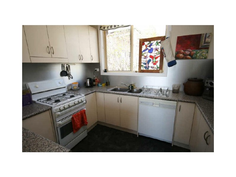 4 Railway Avenue, Queanbeyan NSW 2620