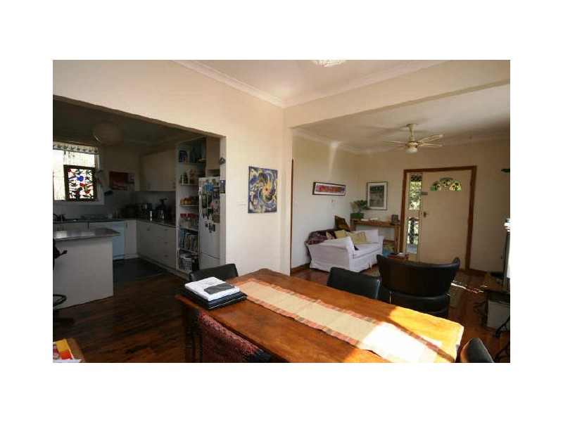 4 Railway Avenue, Queanbeyan NSW 2620