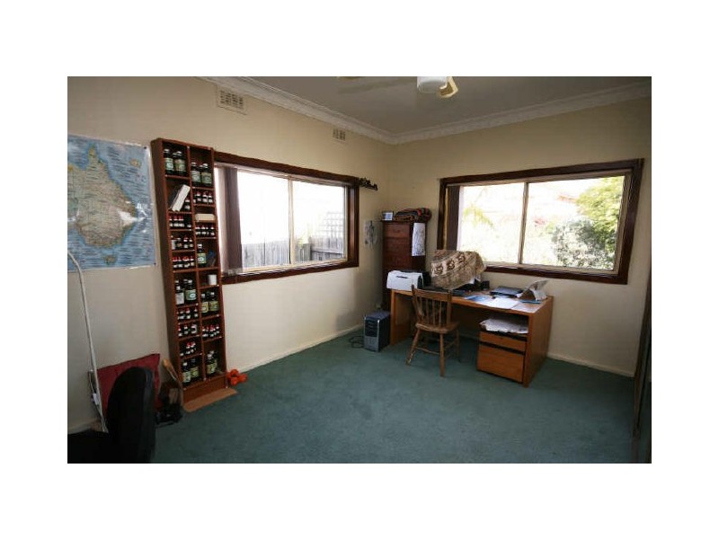 4 Railway Avenue, Queanbeyan NSW 2620