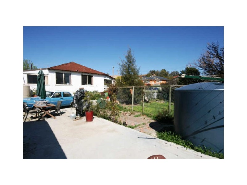 4 Railway Avenue, Queanbeyan NSW 2620