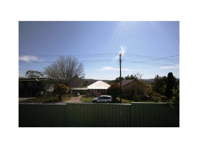 4 Railway Avenue, Queanbeyan NSW 2620