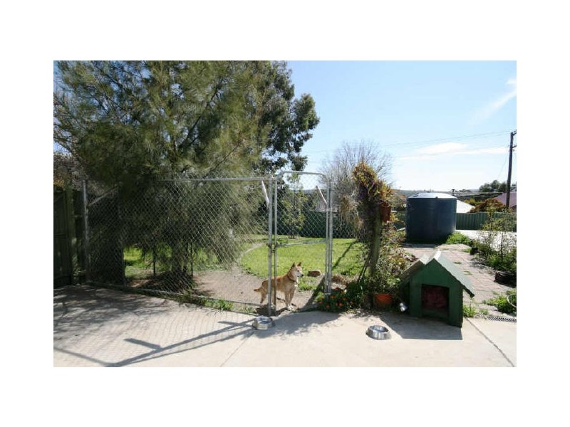 4 Railway Avenue, Queanbeyan NSW 2620