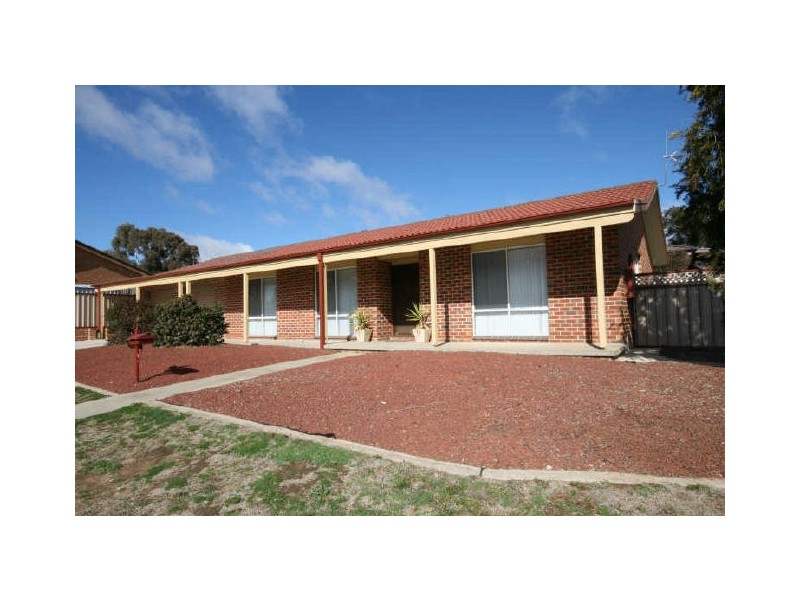 31 Crest Park Parade, Queanbeyan NSW 2620
