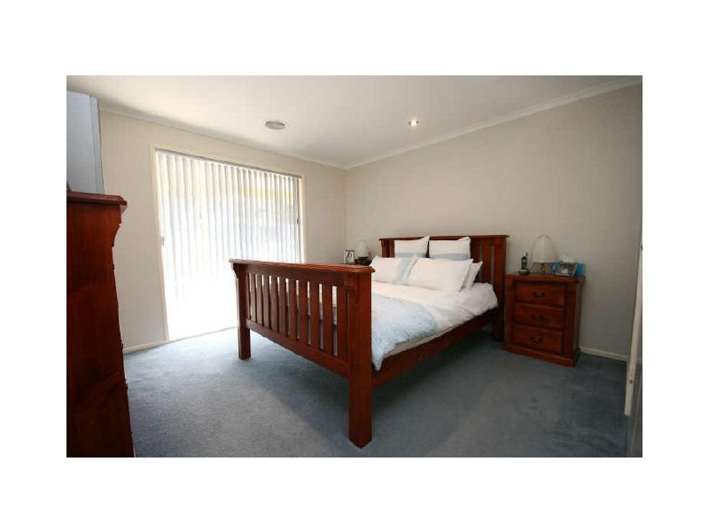 31 Crest Park Parade, Queanbeyan NSW 2620