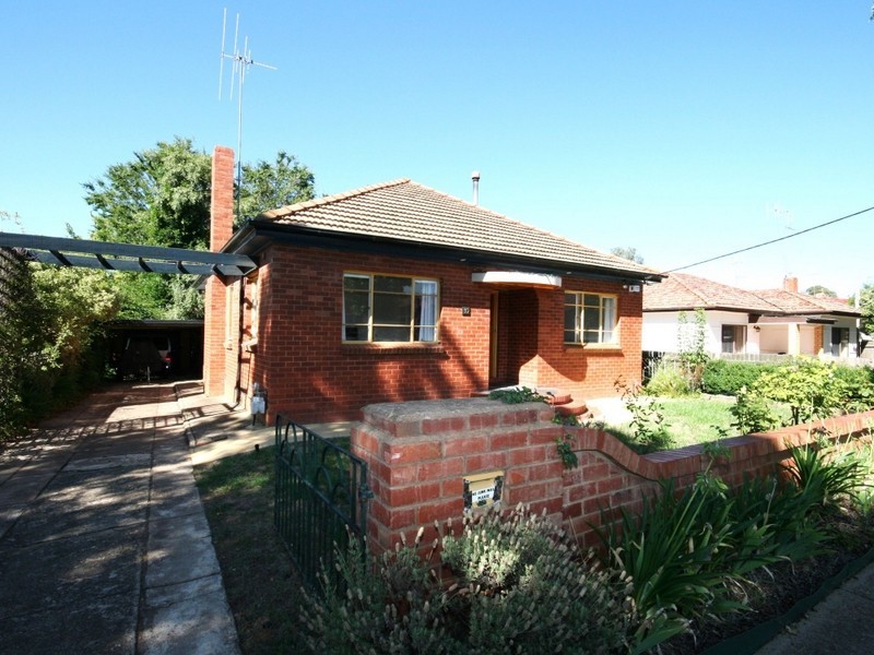 10 Bruce Street, Queanbeyan NSW 2620