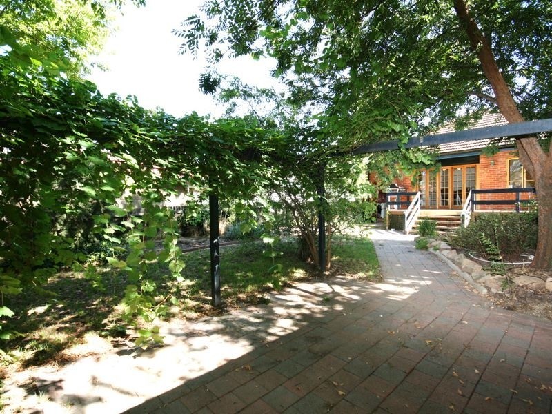 10 Bruce Street, Queanbeyan NSW 2620