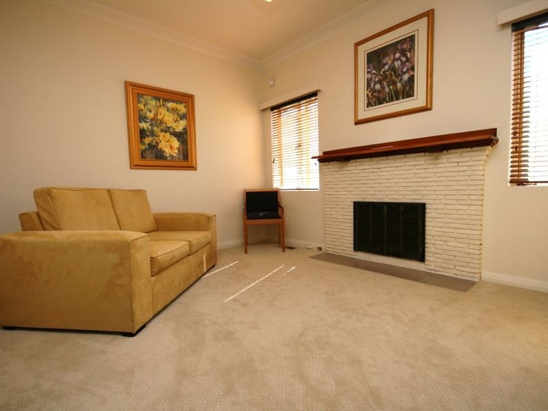 10 Bruce Street, Queanbeyan NSW 2620