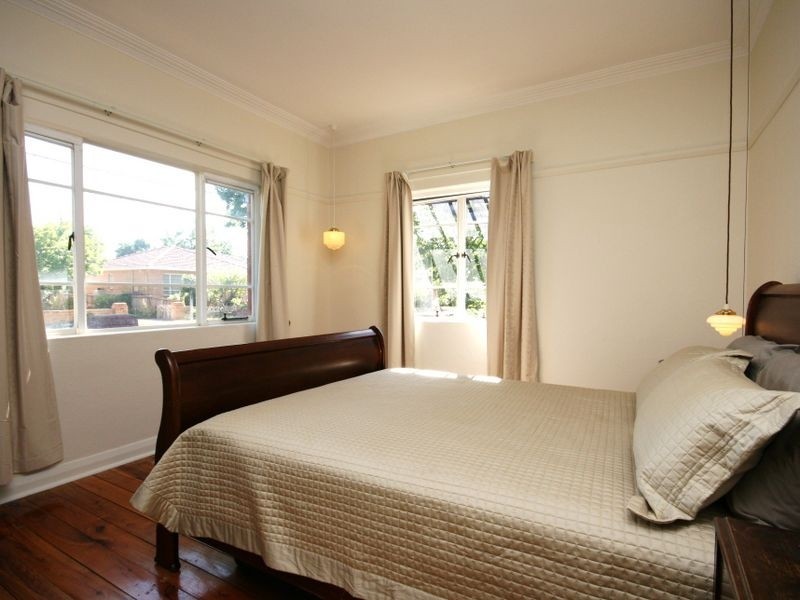 10 Bruce Street, Queanbeyan NSW 2620