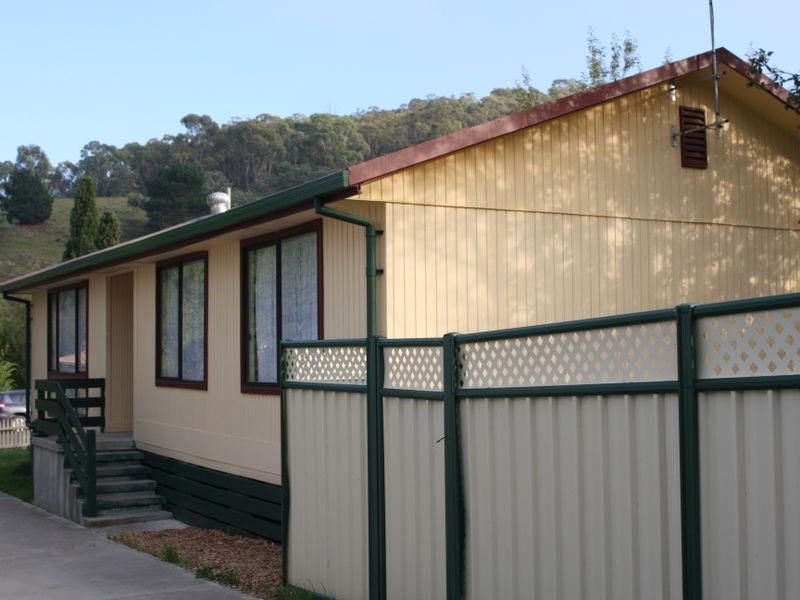 216 Foxlow Street, Captains Flat NSW 2623