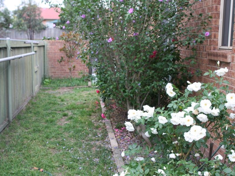 3/9 Walker Crescent, Jerrabomberra NSW 2619