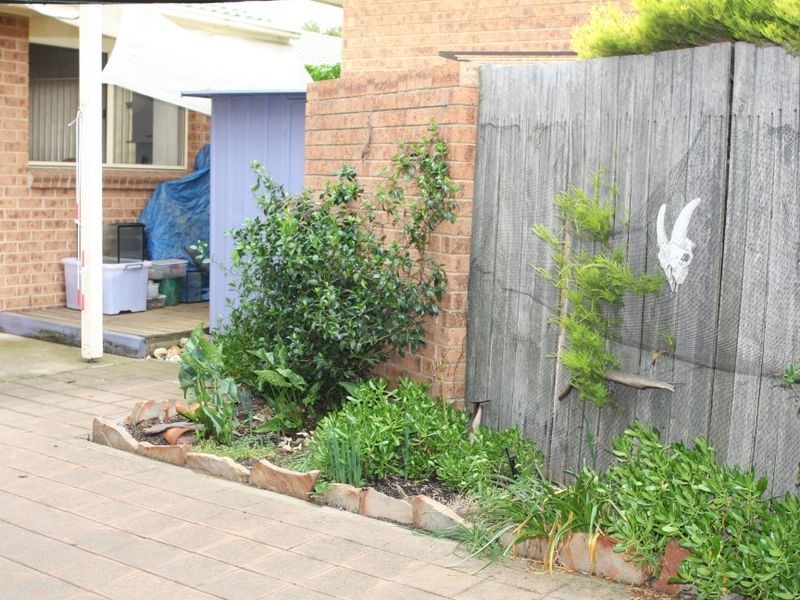 3/9 Walker Crescent, Jerrabomberra NSW 2619