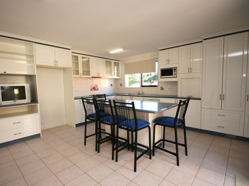 1 Vaughan Close, Queanbeyan NSW 2620