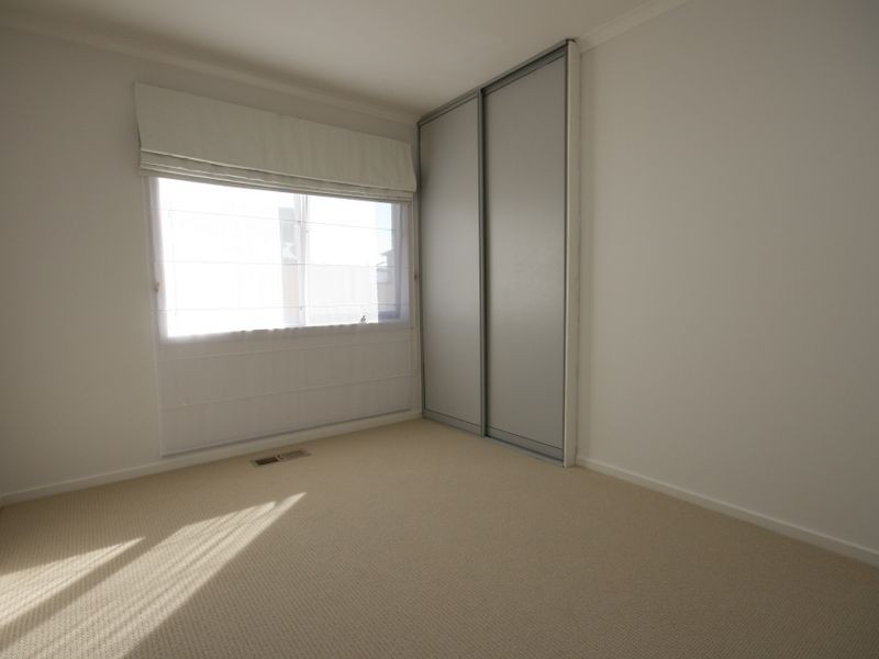 1 Vaughan Close, Queanbeyan NSW 2620