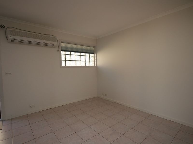 1 Vaughan Close, Queanbeyan NSW 2620